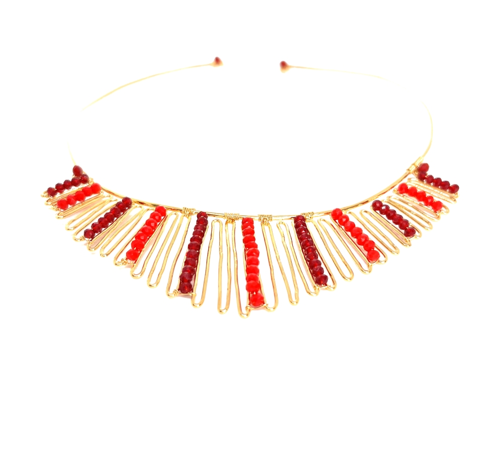 Collar Dorado – Gargantilla Roja
